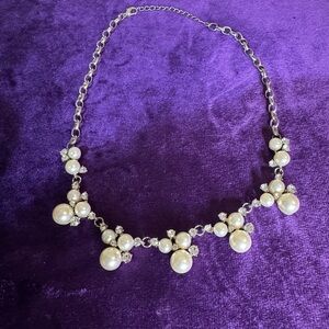Elegant Pearl and Crystal Necklace